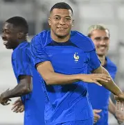 华体会官网 -包含赛地聚焦——法国杯冲刺阶段热度飙升，夏洛特黄蜂调整名单，质疑声仍在，临场指挥获称赞的词条